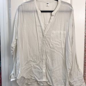 Old Navy v neck polka dot shirt